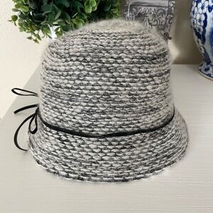 Scala Pronto Women’s modern wool Bowler bucket Hat Gray & Ivory w/ Black Band